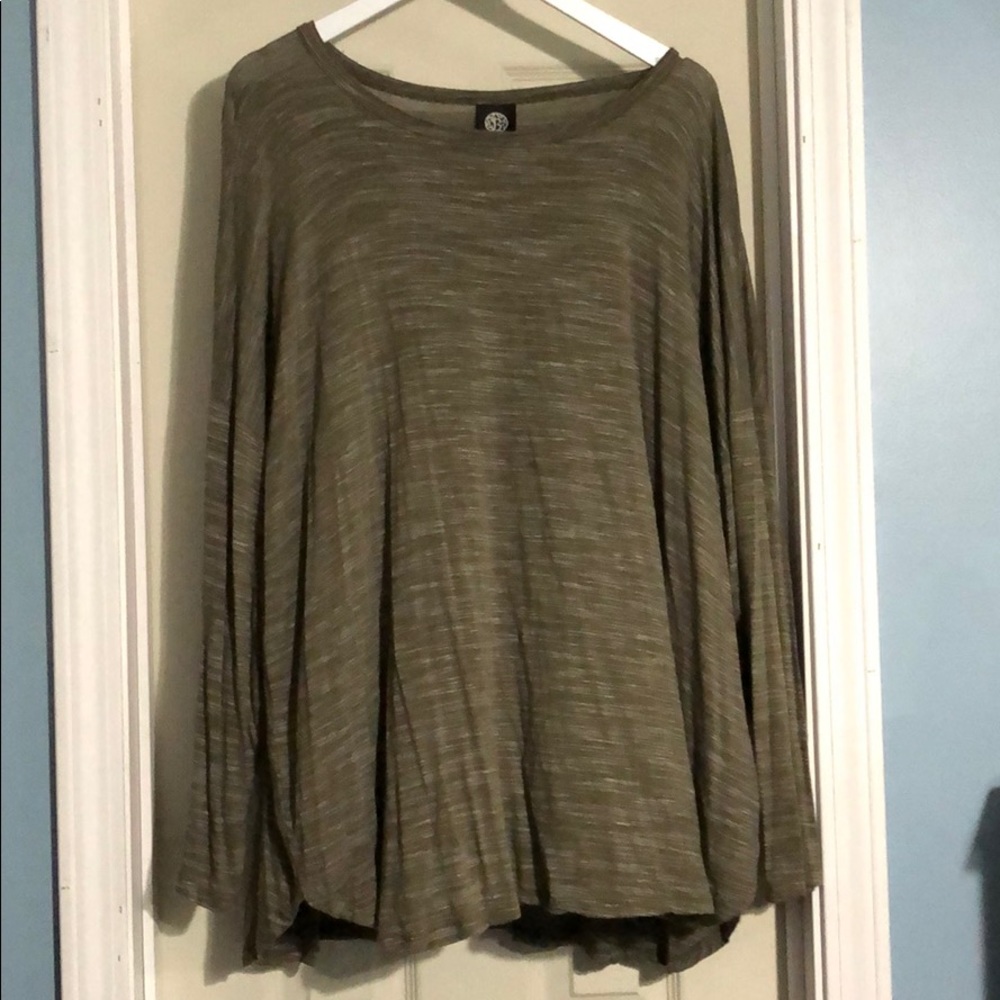 Green heathered tunic